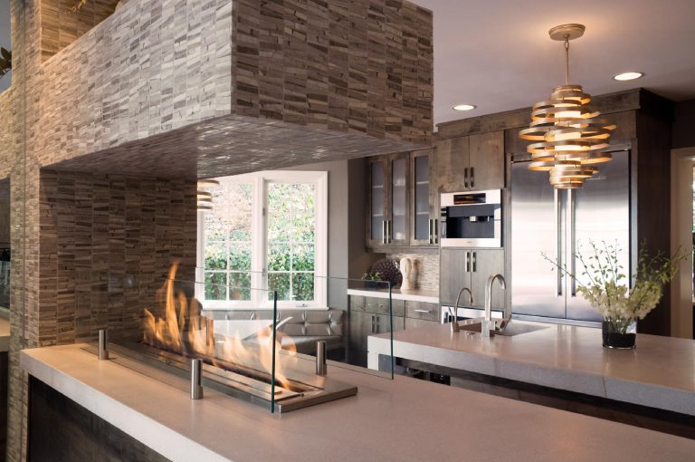 linear-fireplace-counter-height-with-glass-kitchann-style